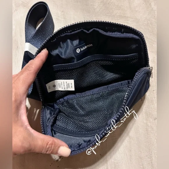 🍋Lululemon Everywhere Belt Bag, NWT - Picture 4 of 11